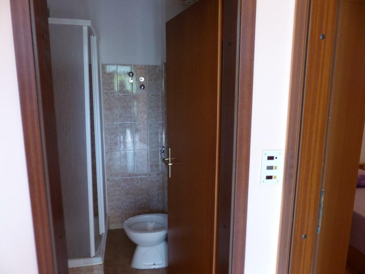 Apartment Ana Krnica Exterior foto